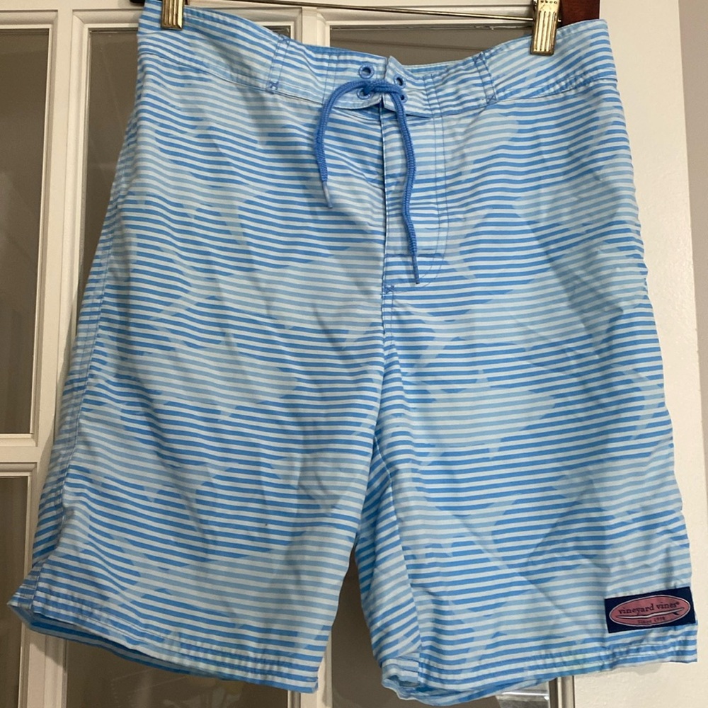 Vineyard Vines boys board short swim trunks Large (16) Blue